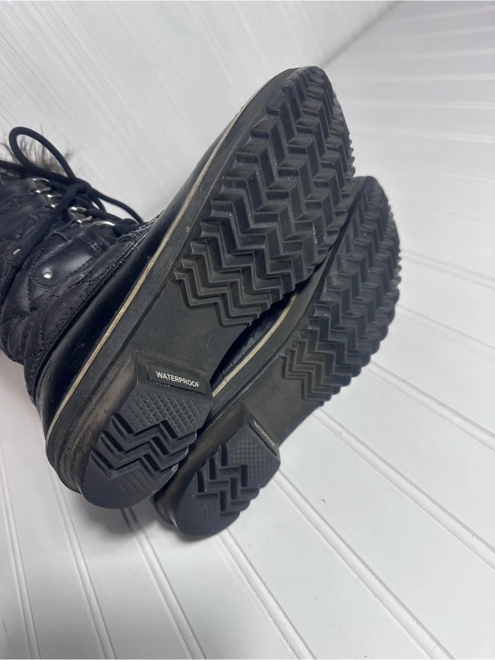 Sorel balck quilted